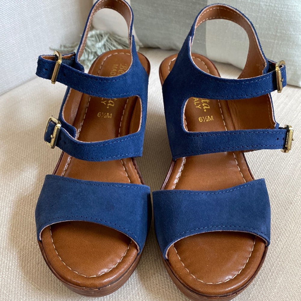Bella-Vita size 6.5 wedge sandal.
